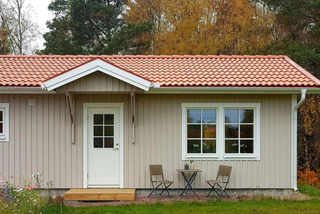 Nybyggd Stuga Intill Skogsbrynet - New Built Cottage Next To The Cowberry Forest Mora Εξωτερικό φωτογραφία